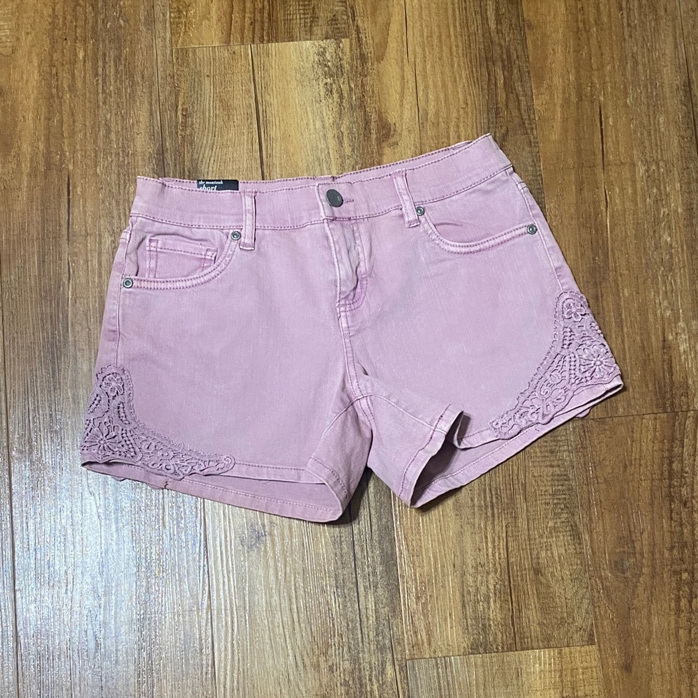 New York & company NY&C Pink Embroidered denim Shorts size 2